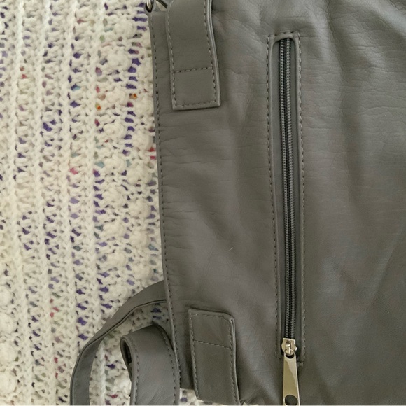 Gray Messenger Bag with Multiple Compartments - Picture 8 of 9